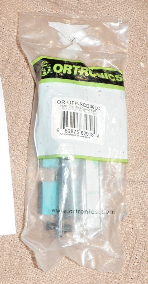 3­SC­DUPLEX (SIX FIBERS) MULTIMODE AQUA ADAPTERS WITH CERAMIC ALIGNMENT SLEEVES