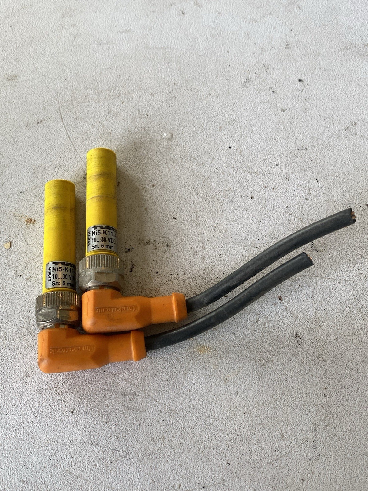 Lot Of 2 TURCK Ni5-K11-AP6X-H1141 Proximity Sensor With Connectors