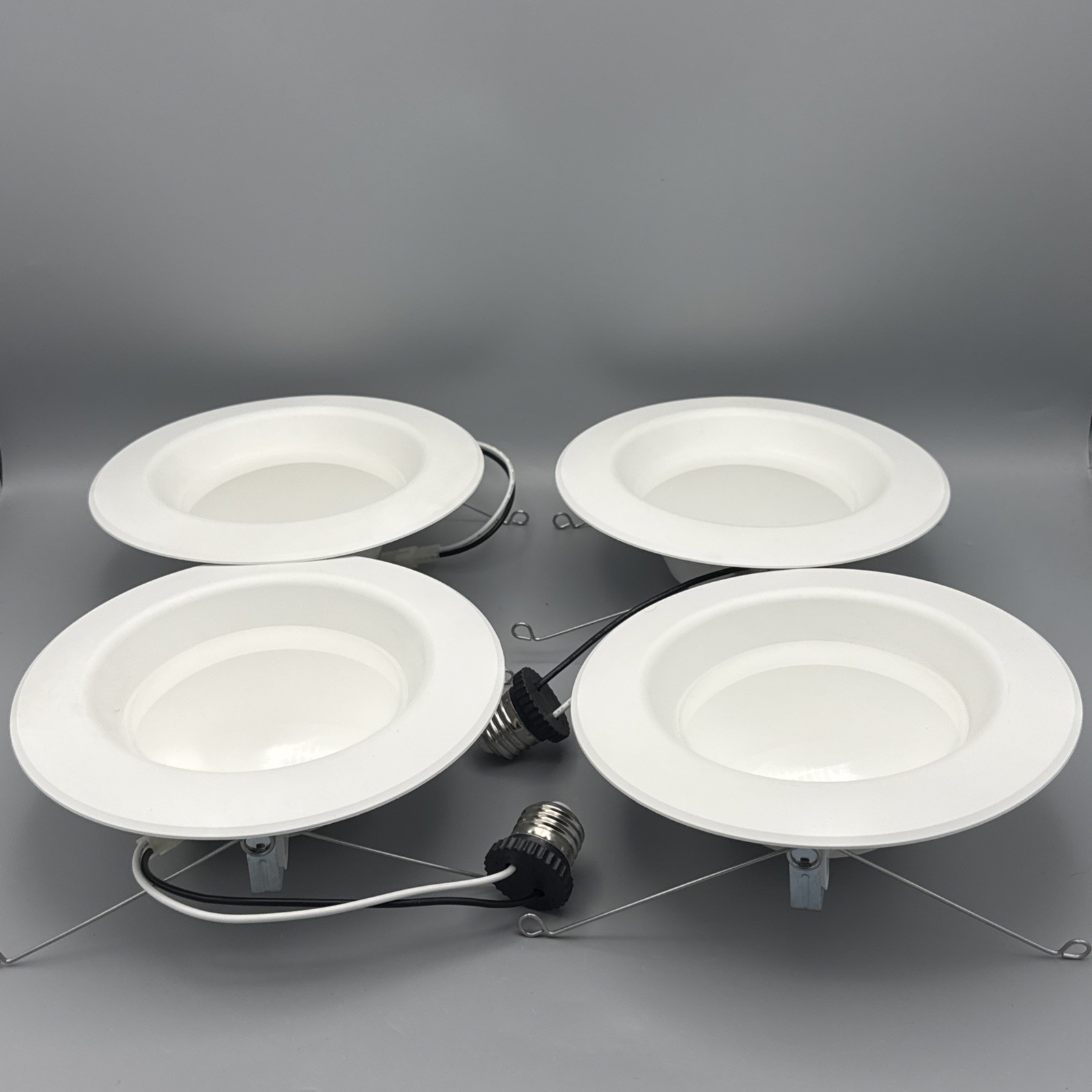 Set Lot Of FOUR 4 – SATCO S29315 9.8W LED 90° Beam 5000K 120V Downlight Retrofit