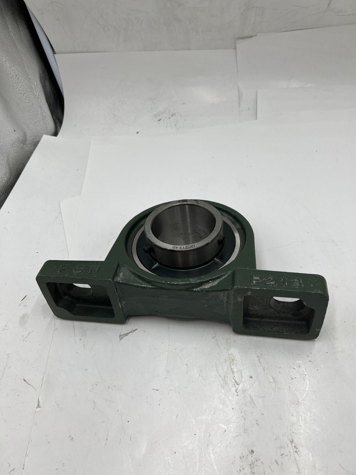 PGN P213 UC213-40 2-BOLT BASE PILLOW BLOCK BALL BEARING