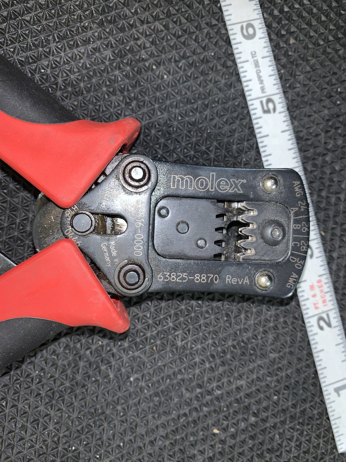 Molex 63825-8870 Crimper Tool 30-24 AWG with 63816-0000 handle frame