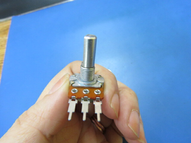 GENERIC B10K 3 pin Qty of 15 per Lot potentiometer 3 pin