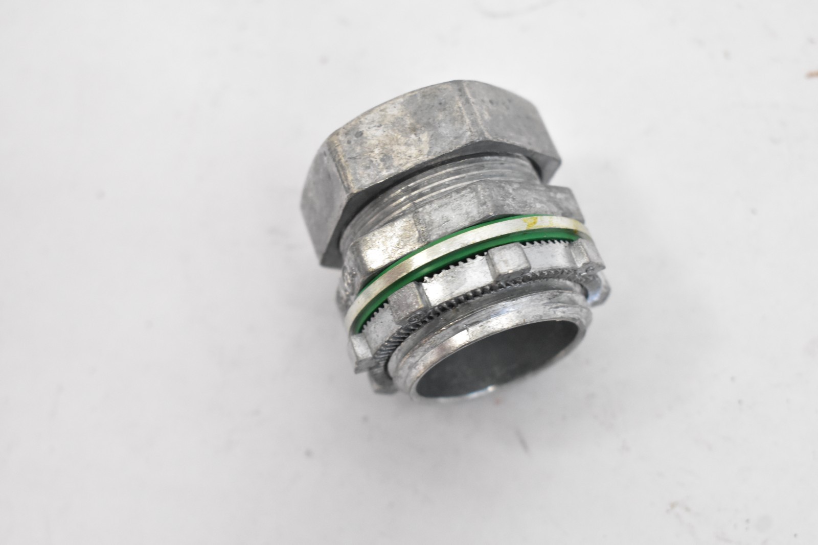 Lot of 5 Raintight Liqua-Seal Connectors 1″ Dia Threaded Union Connectors