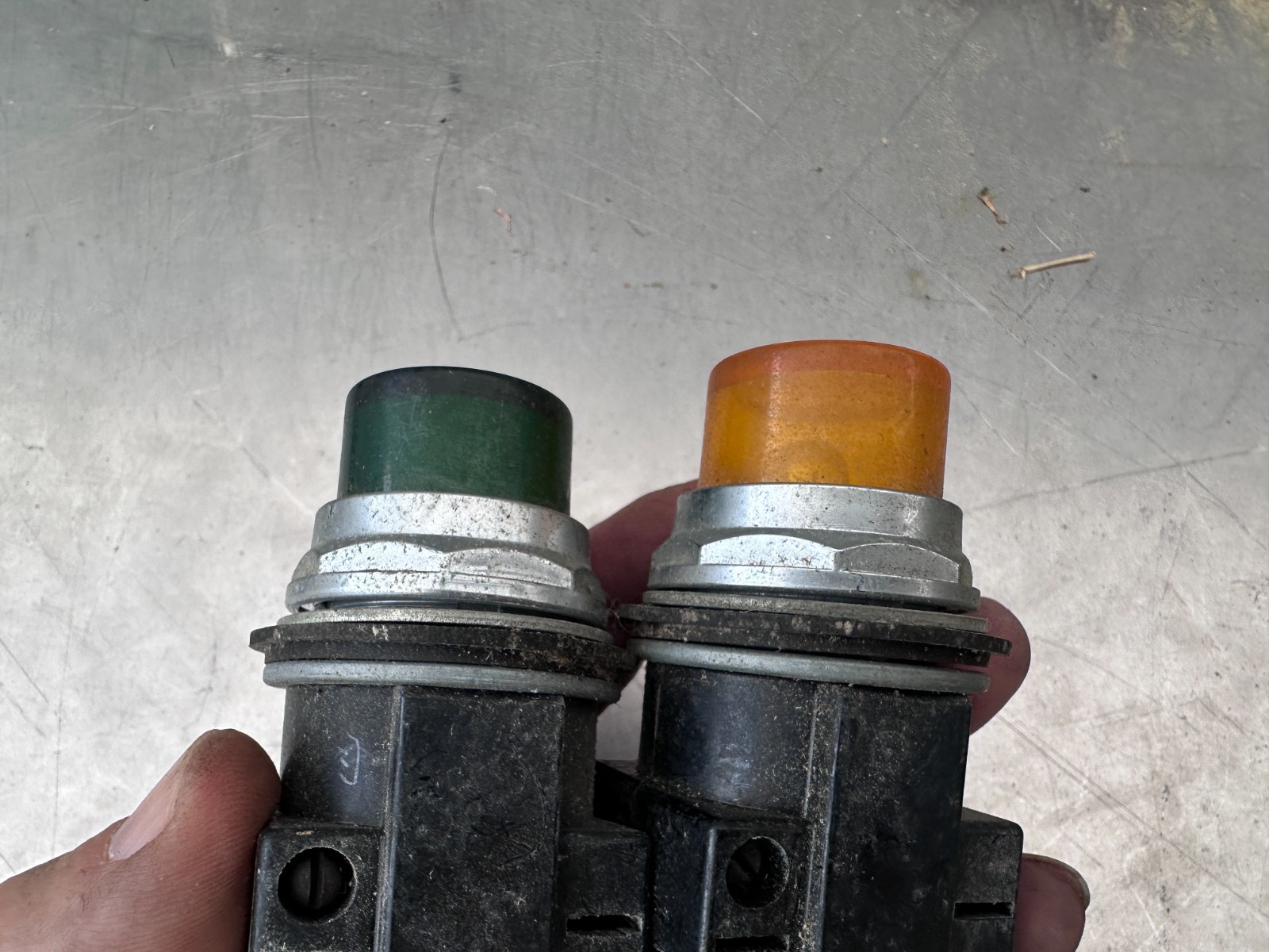 Furnas Electric 52PA4GN, 1x Amber Lens, 1x Green Lens – (Lot of 2 total)