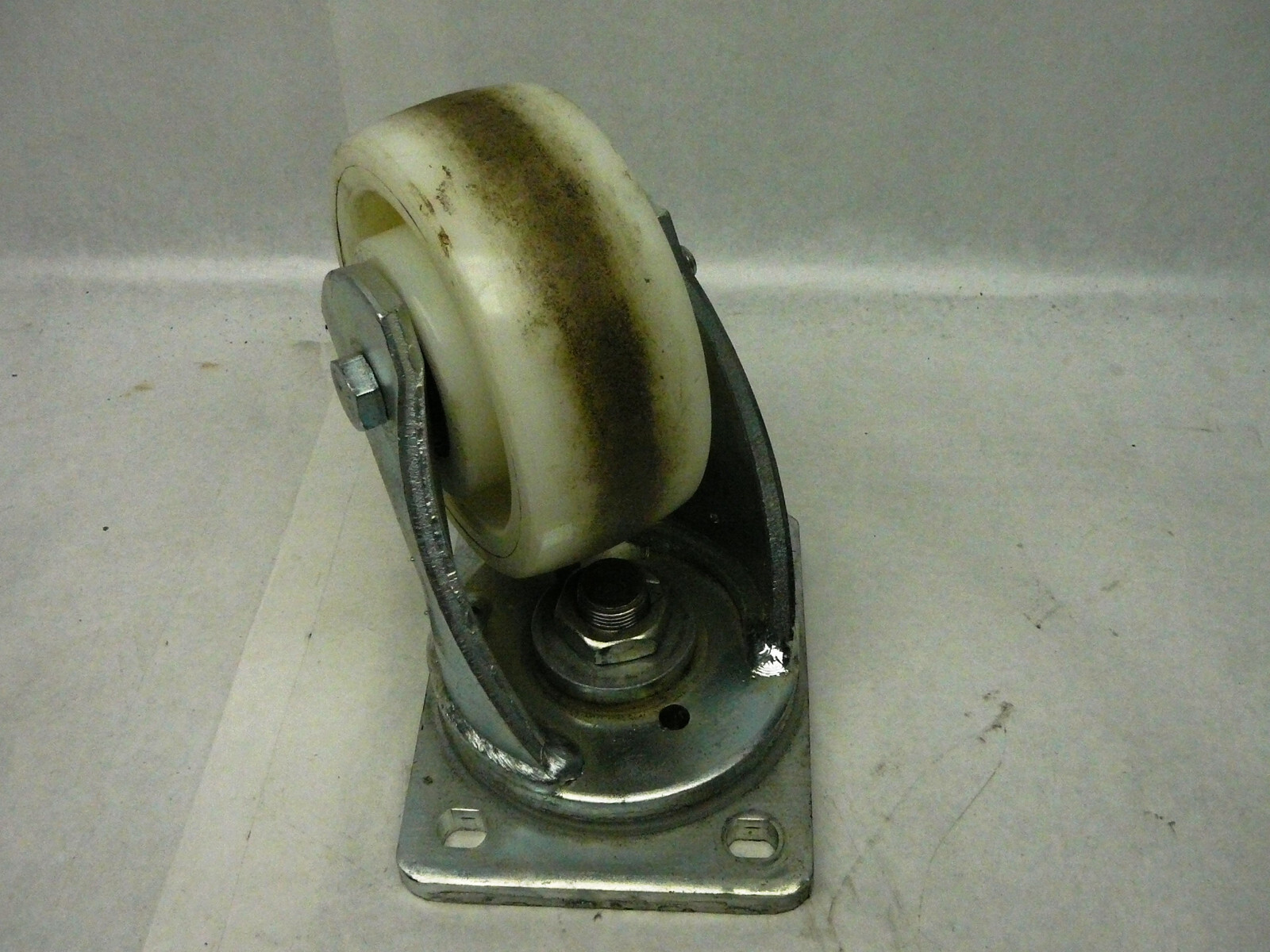 LOT OF 3 GREASEABLE SWIVEL CASTERS POLYURETHANE 5″ X 2″