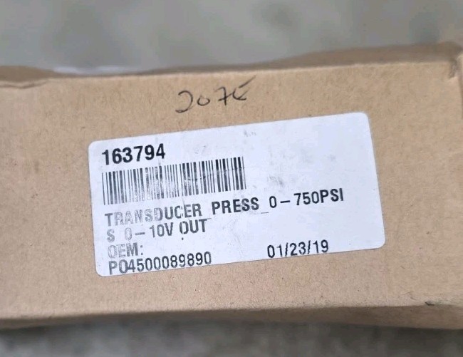 Johnson Controls P499VCP Pressure Transducer 0-750 PSI 1/4″ SAE Flare Thread