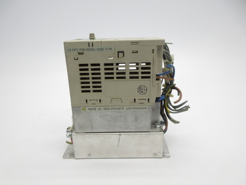 YASKAWA ELECTRIC CIMR-V7AZB0P4 200-240V 7.4A UNMP