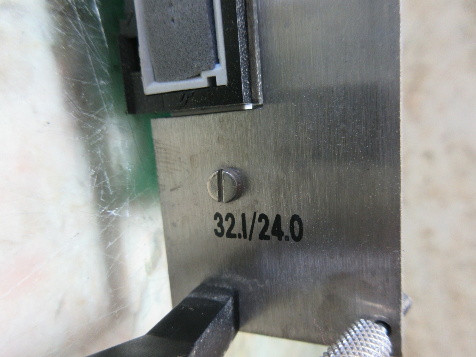 NUM INPUT BOARD DRIVE 24.0 32.1/24.0 0204203167 D 02292/005 FC 200 202 955 B