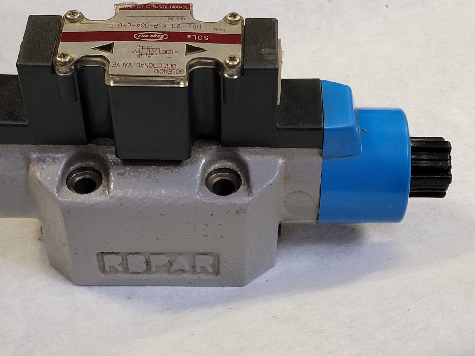 Toyo-oki Kogyo HD3-2S-KcP-03A-LYD 2 Hydraulic Valve NOS FREE SHIP LOC SHF J