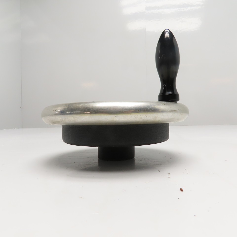 7″ Machine Handwheel with Revolving Handle 1/2″ Bore