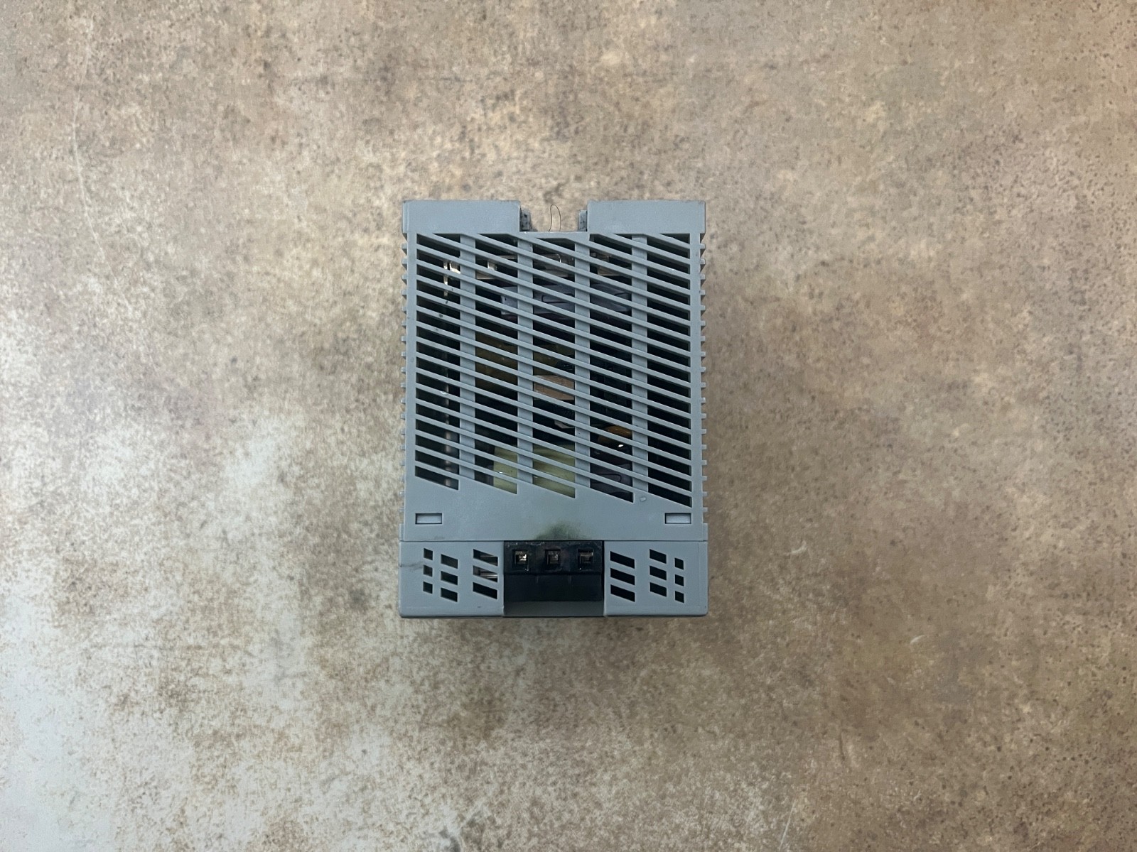 SOLA EMERSON SDP 4-24-100RT 115/230VAC 2.2/1.2A POWER SUPPLY