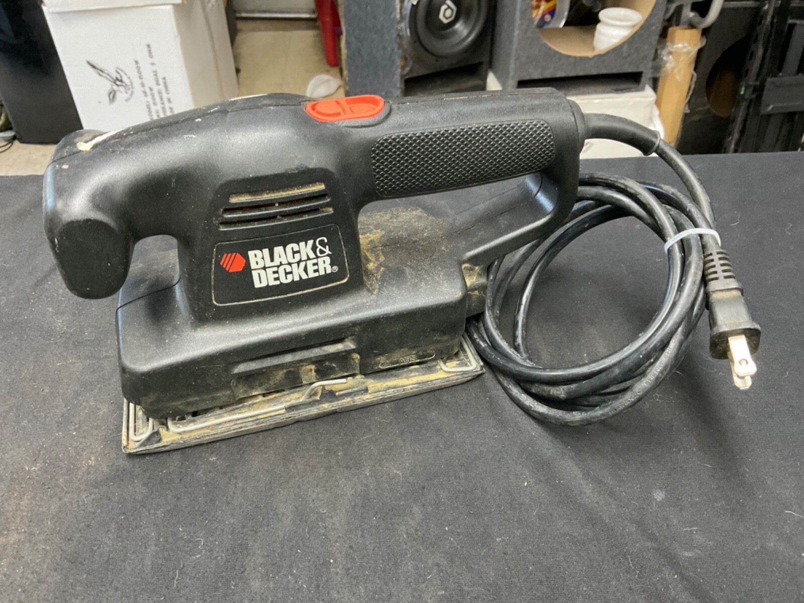 BLACK + DECKER 1/3 Sheet Finishing Sander 7448, 120V 1.2A