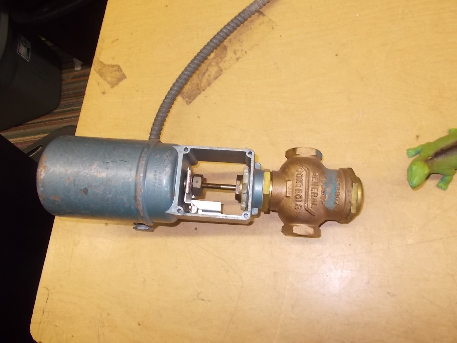 General Controls Hydramotor H01A232 HOV1A107 Type HO 120V Valve V2H72E