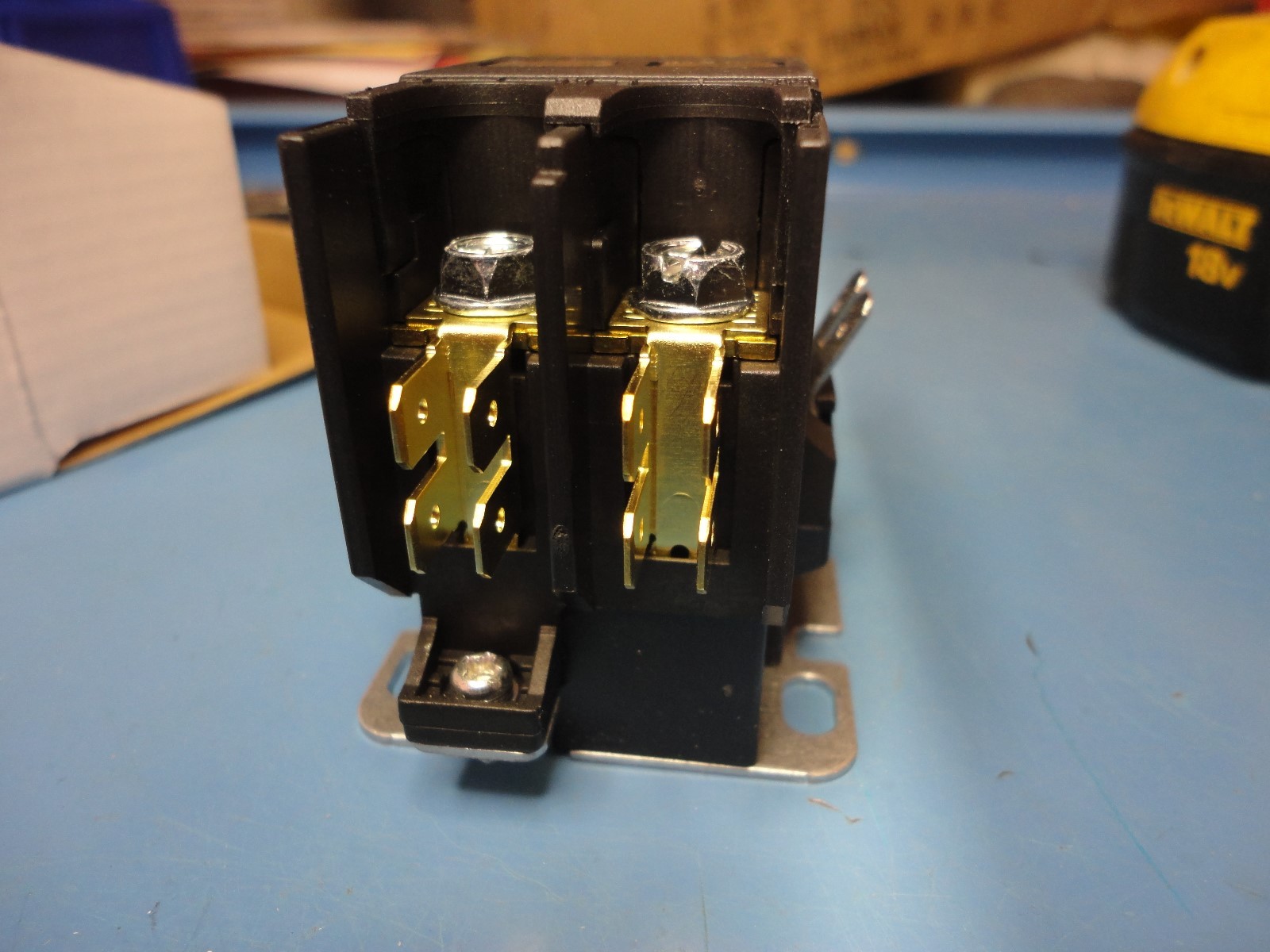 Free Ship, DAYTON 6GNP8 Definate Purpose Contactor, 32A, 2 Pole, 208/240VAC