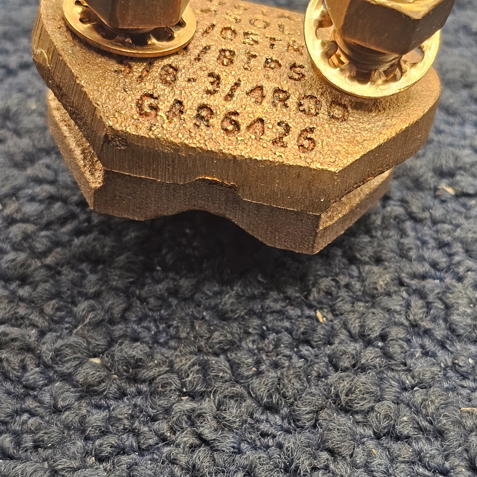 Burial Grounding Connector, Copper Alloy 4 SOL-2/0 STR 1/2 ROD 1/4 IPS