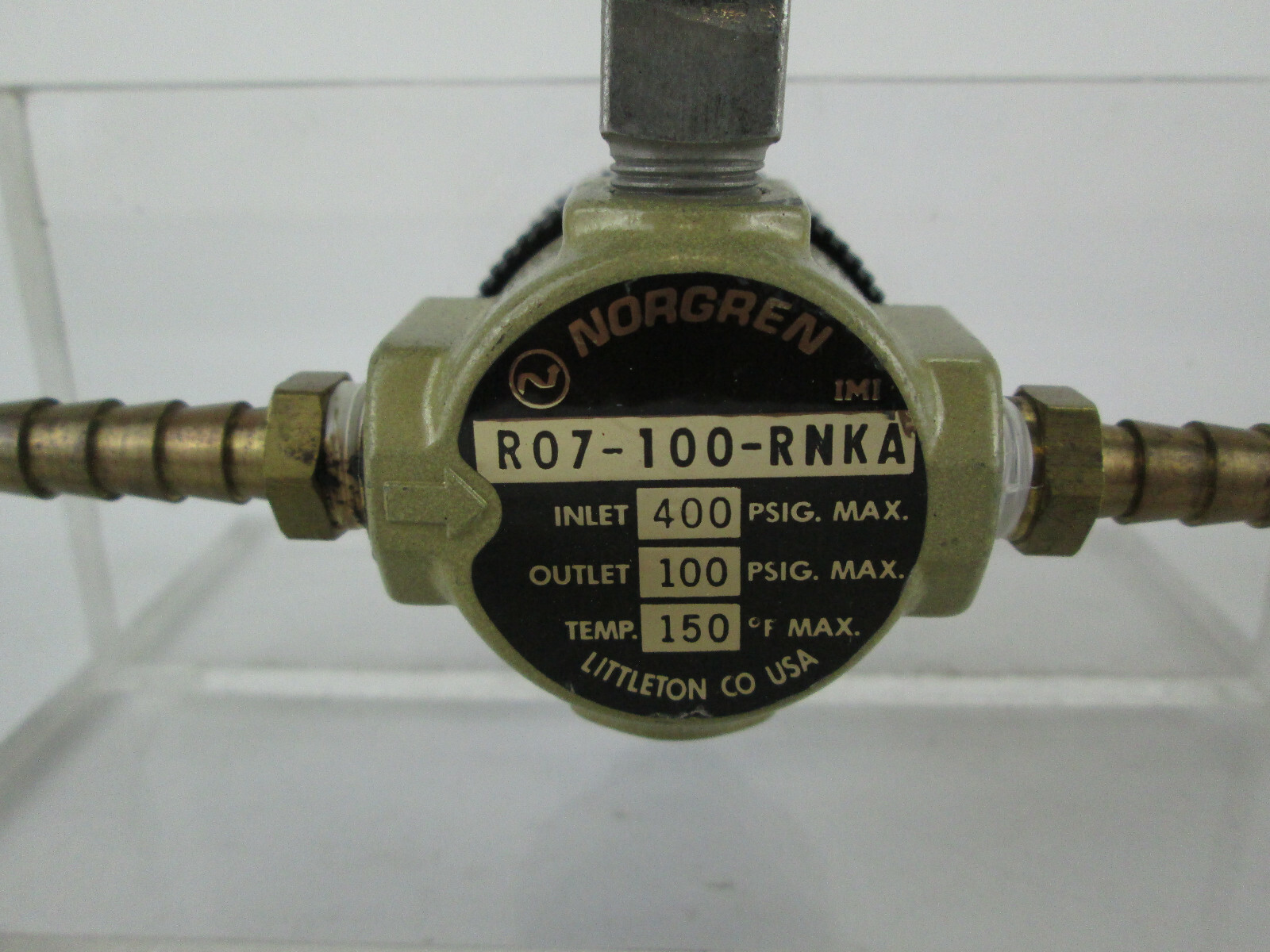 Norgren Regulator R07-100-RNKA with Norgren 0-60 PSI 0-4 bar Gauge SKU A