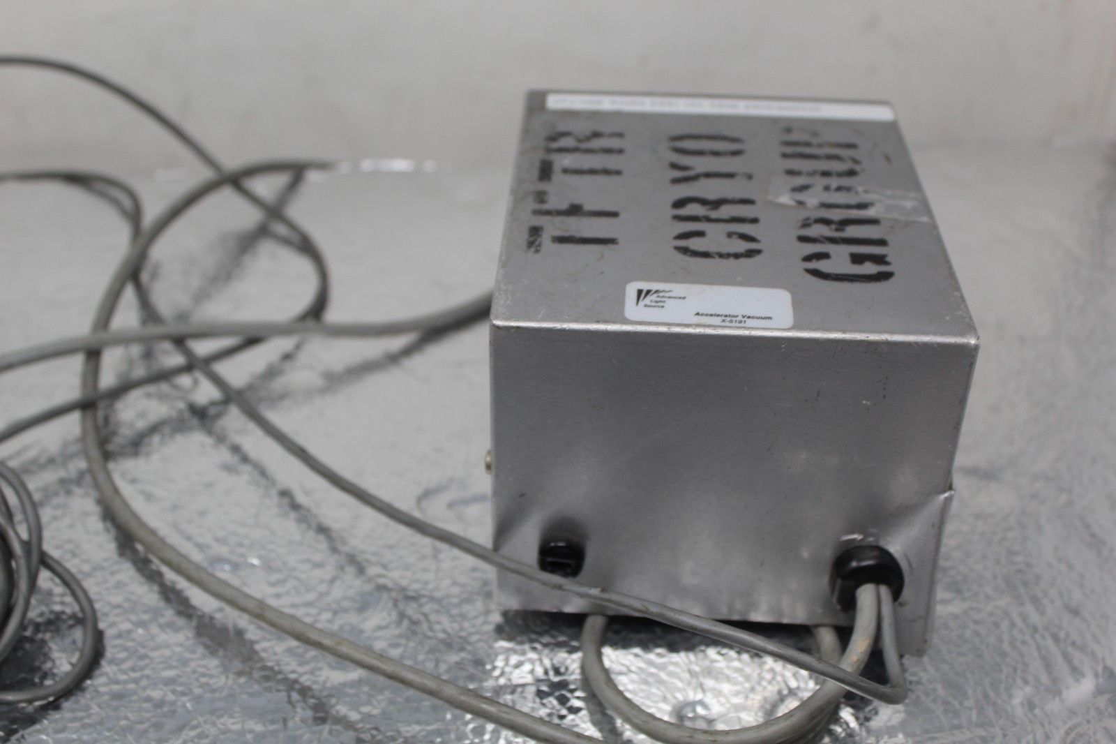 Varian 801 TC Vacuum Gauge Controller Millitorr Thermocouple Vacuum Gauge w/ Cab