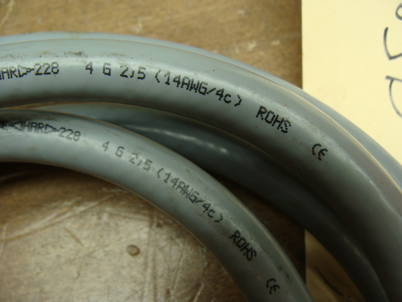 LAPP OLFLEX INDUSTRIAL CONTROL CABLE H05VVC4V5-K 14AWG 600V 8 FEET