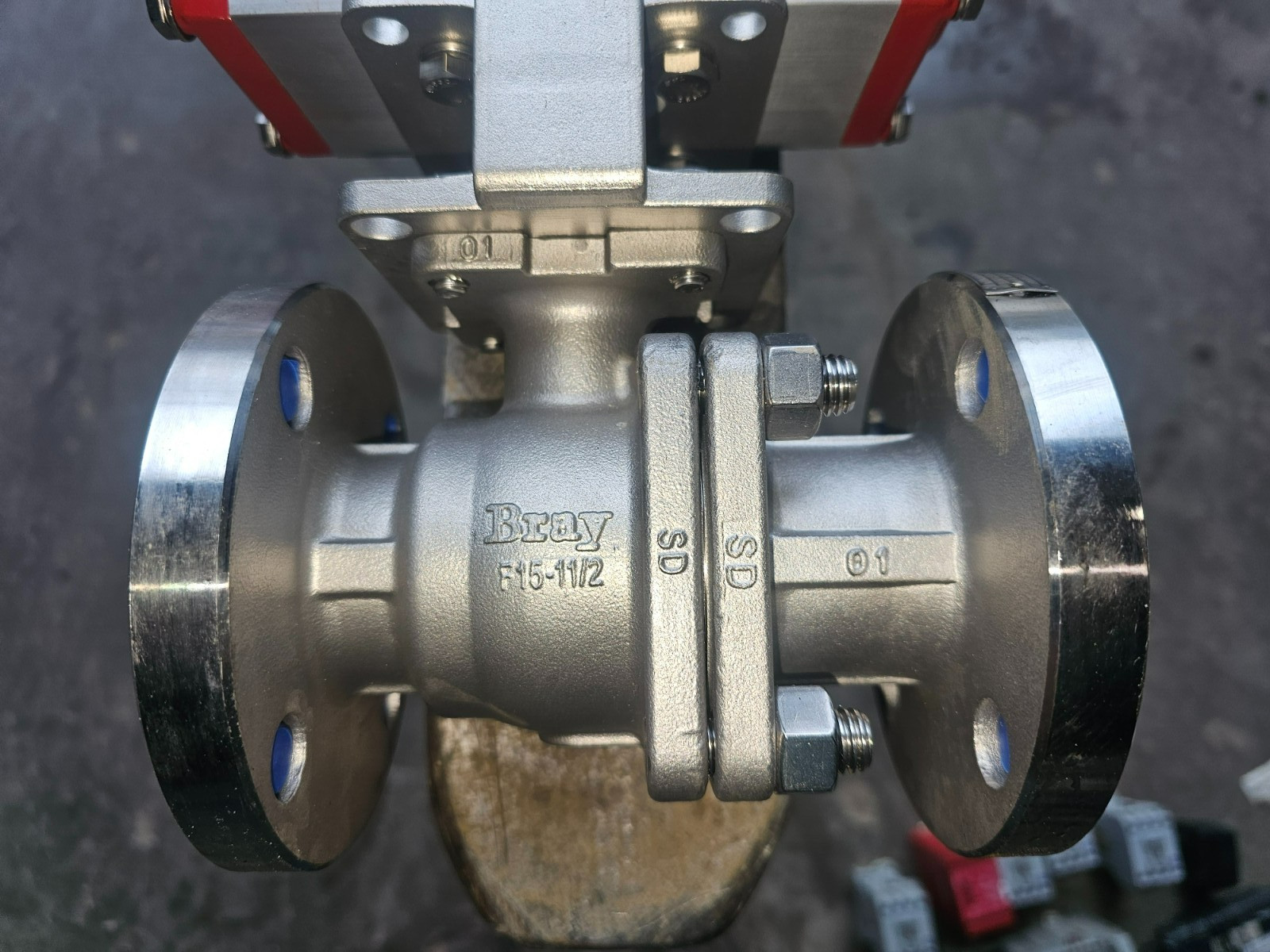 Bray 92-0830-11300-532 Pneumatic Actuator w/Flowtek F15 SST 1 1/2″ Ball Valve