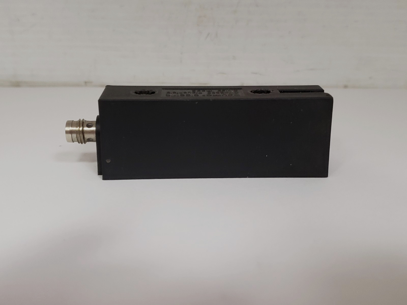 BAUMER IGFK 20N1599/S35L PROXIMITY SWITCH 3 PIN 10-30 VDC NNB
