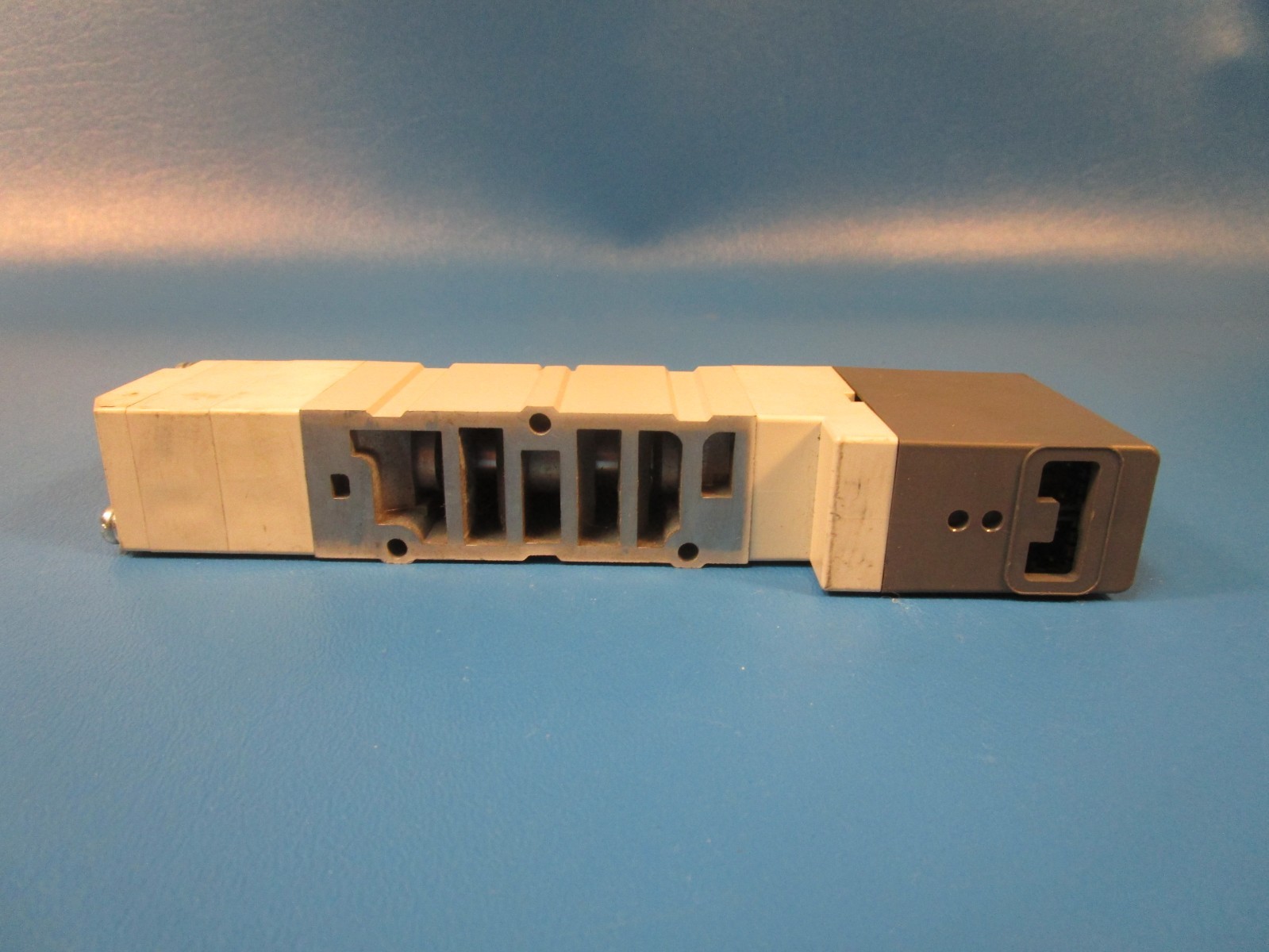 USED SMC VQC4401-51, Solenoid Valve, 5-Port, Series: VQC, 0.15 to 1 MPa Pressure