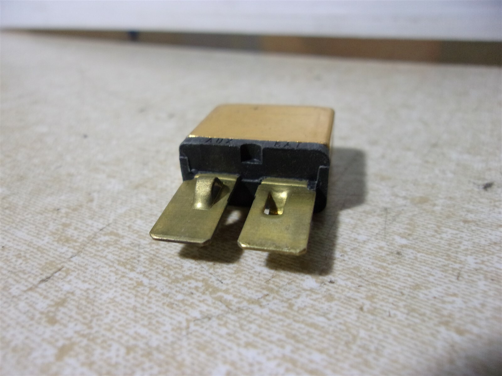20A 20-Amp Metal Circuit Breaker Fuse *FREE SHIPPING*