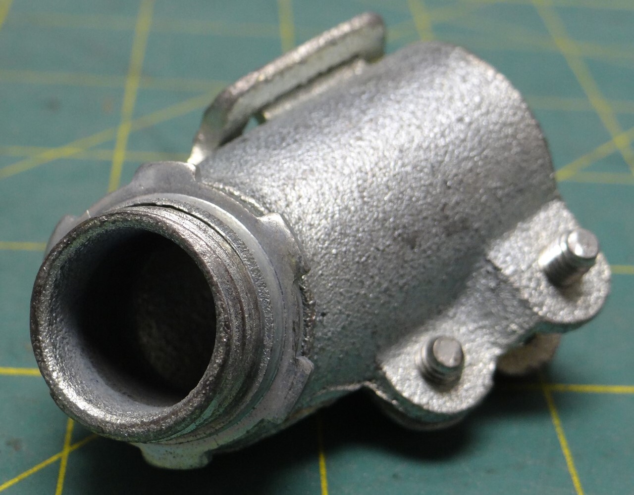 Thomas and Betts Electrical Box Connector P/N AA50552-00I-1-C-F-SZ0.500