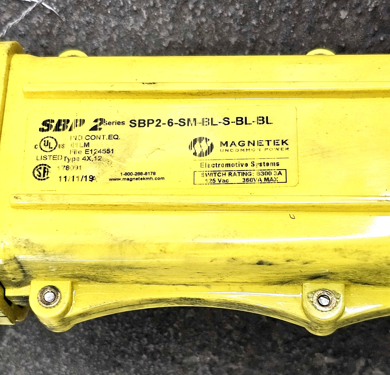 Magnetek SBP2-6 Pendant Push Button Control Station