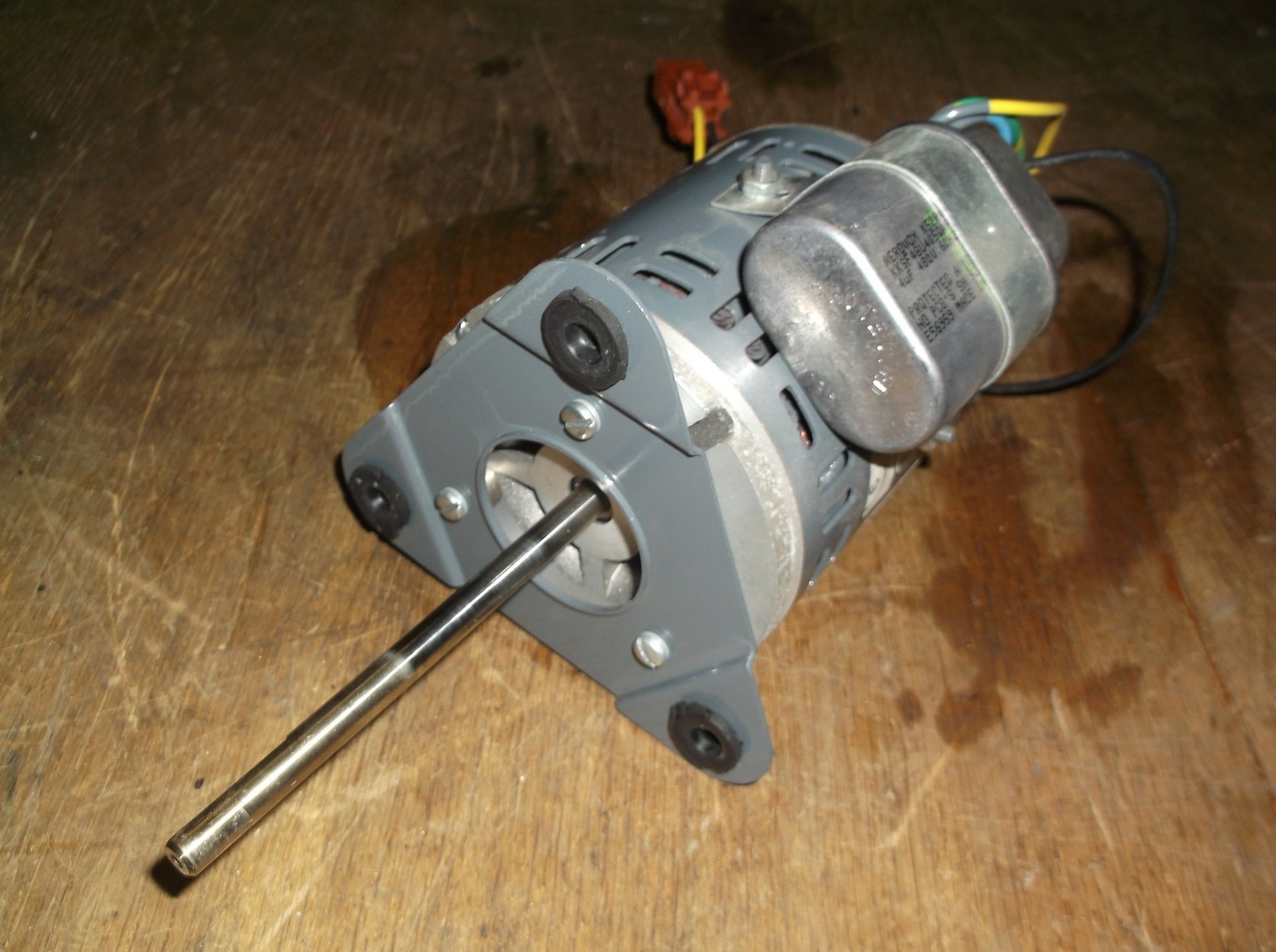 Reliance Electric Motor Type R HP 05890-61310 1/25HP 1680 RPM KP-G330-BOL 4133-0