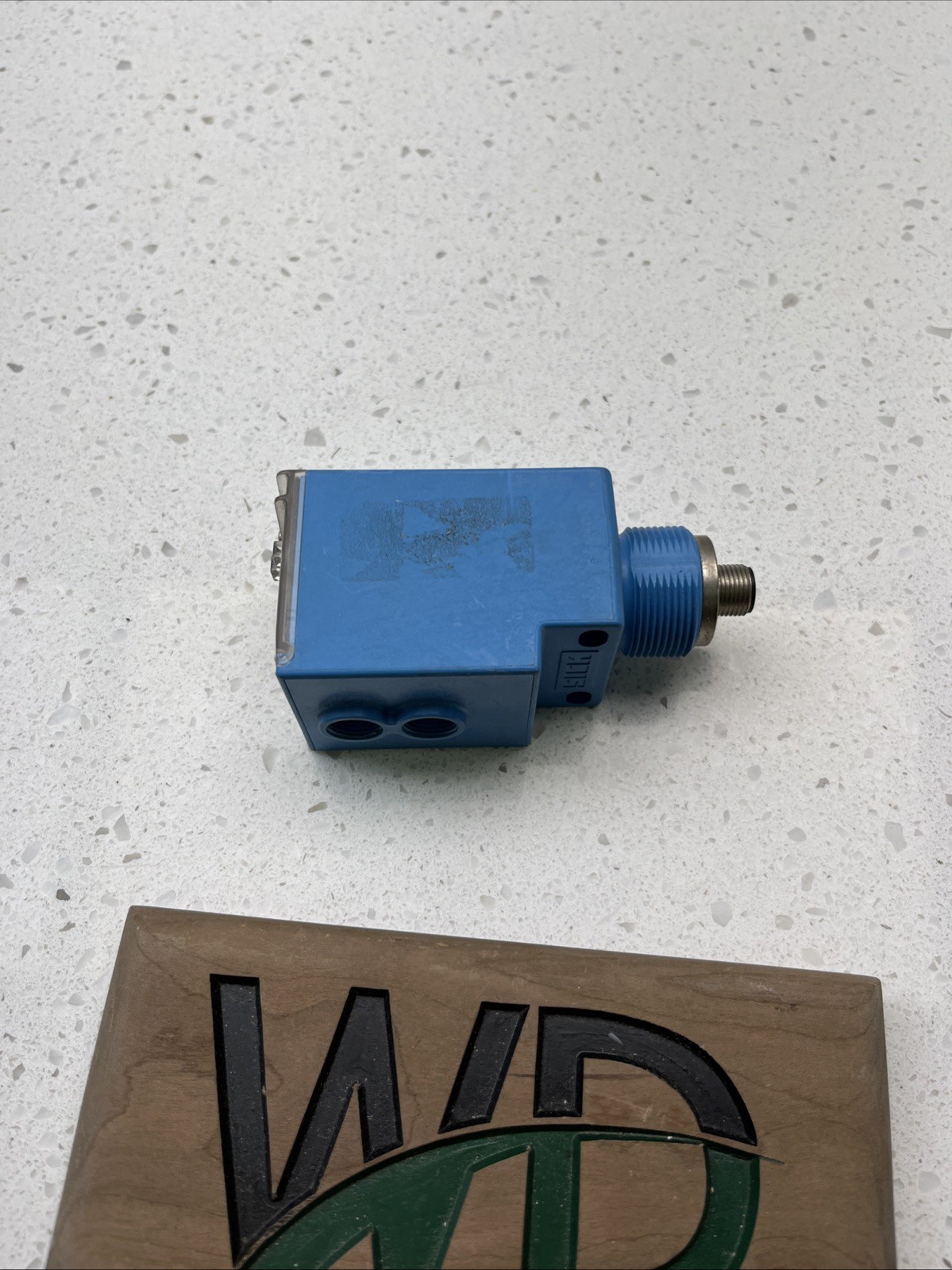 Sick WL2000-B5300 Photoelectric Sensor WL2000B5300 W/O Nut