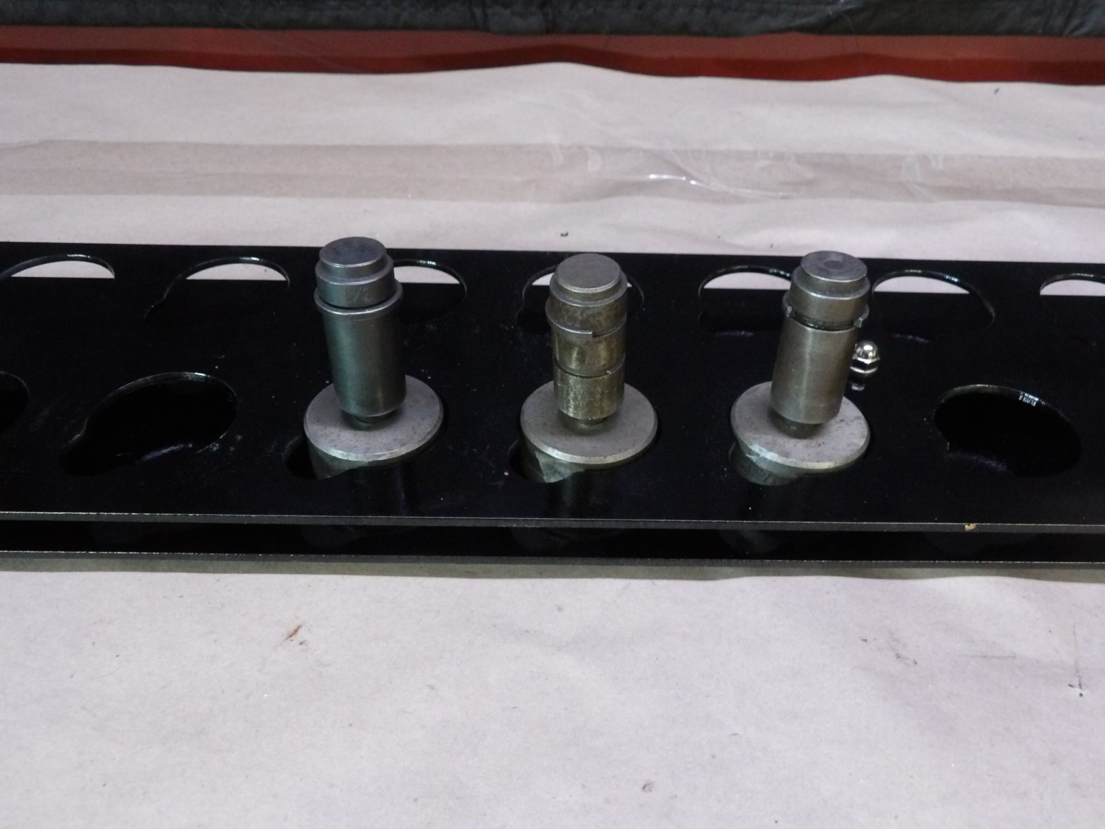 Die Holder for 2″ OD Ironworker die sets * Holds 22 Die sets !!!