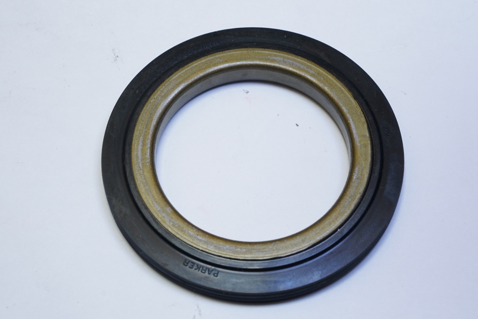 New OEM Parker 1750-2630-290EOUA1N Bore Dia 2.63 Shaft Dia 1.75, 0.290 NBR