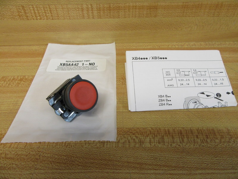 Schneider Electric/Telemecanique XB5AA42 Push Button Switch (Pack of 3)