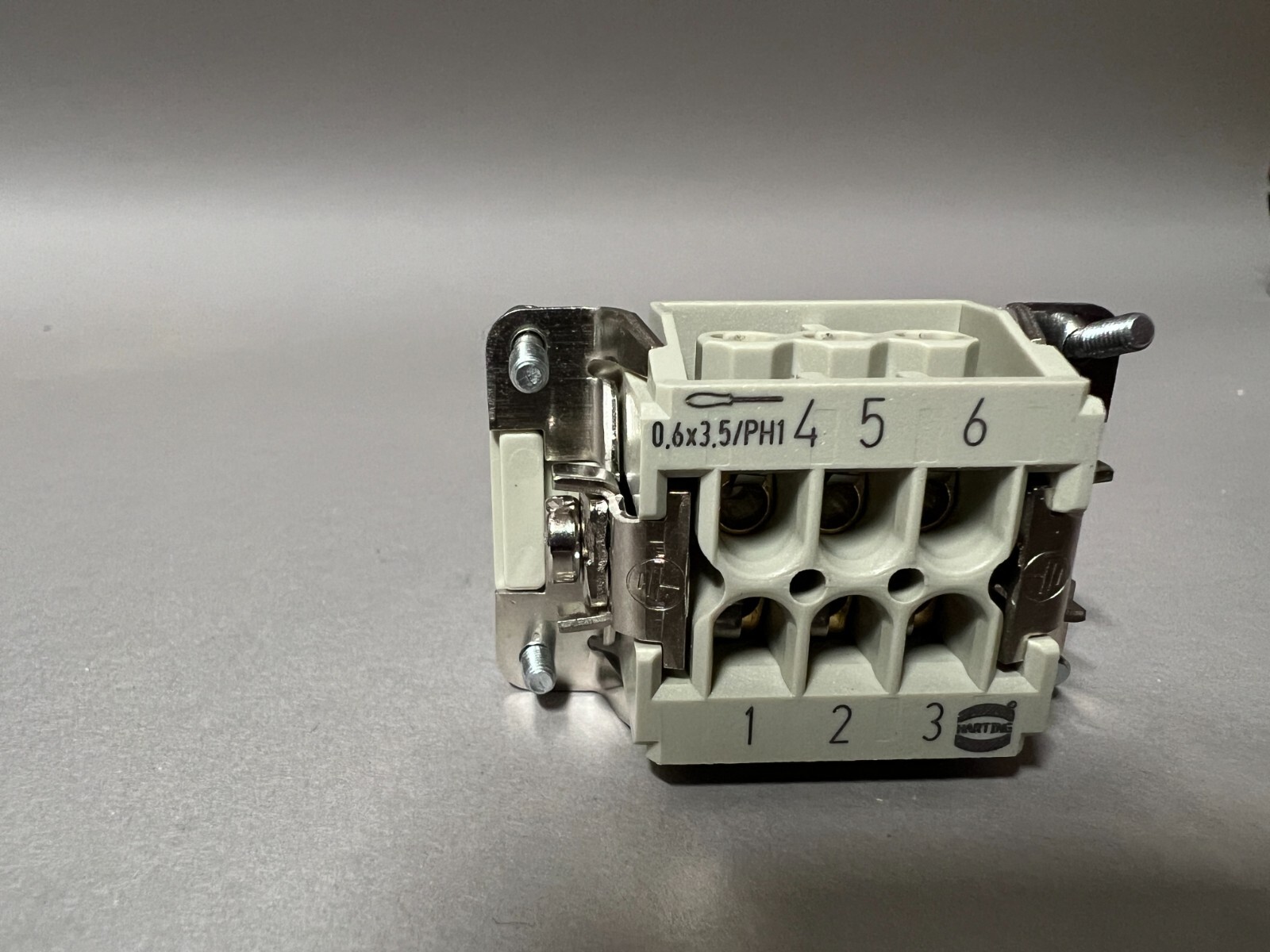 6PC – Harting 09330062701 Rectangular Socket Insert HAN 6E-BU-S