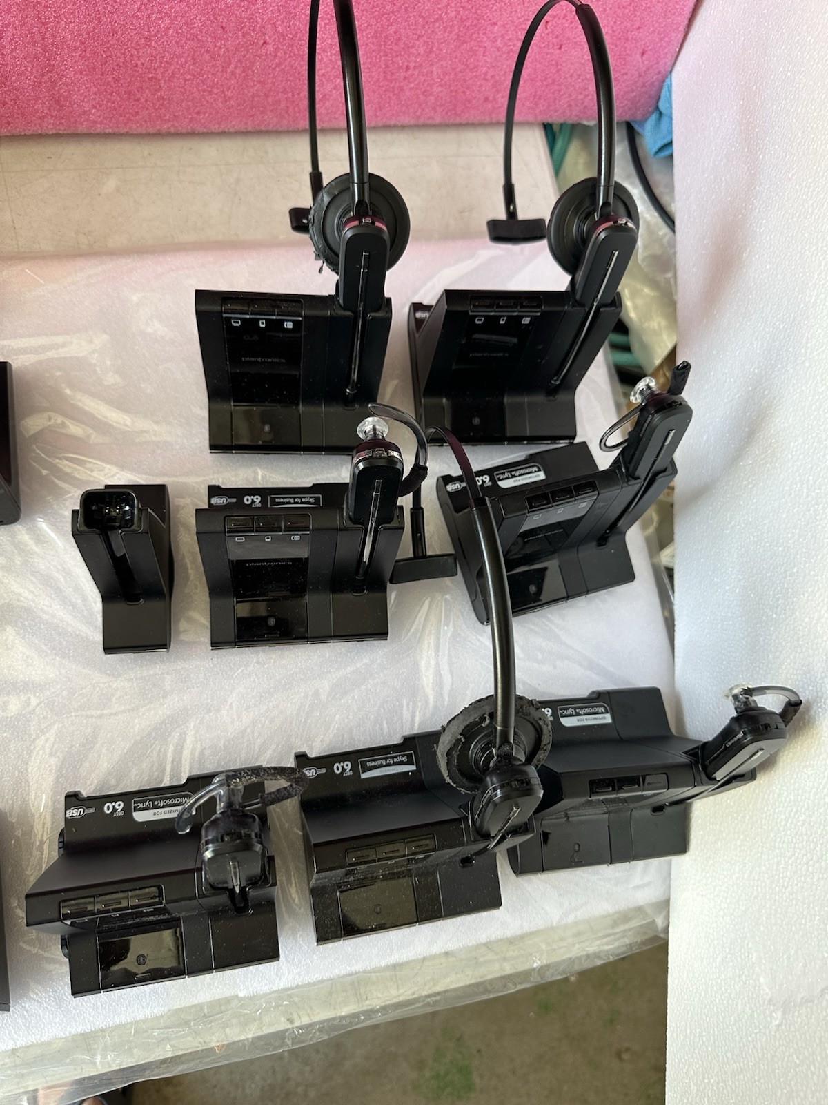 Lot of 13 Plantronics 6/C054 Wireless Headsets 7/W02 /W Charging Base Stations
