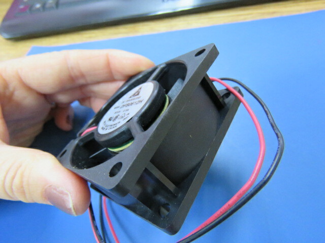 DELTA DFB0612H Qty of 10 per Lot 60x60x20 mm 12V Brushless Tubeaxial Fan 11 Wir