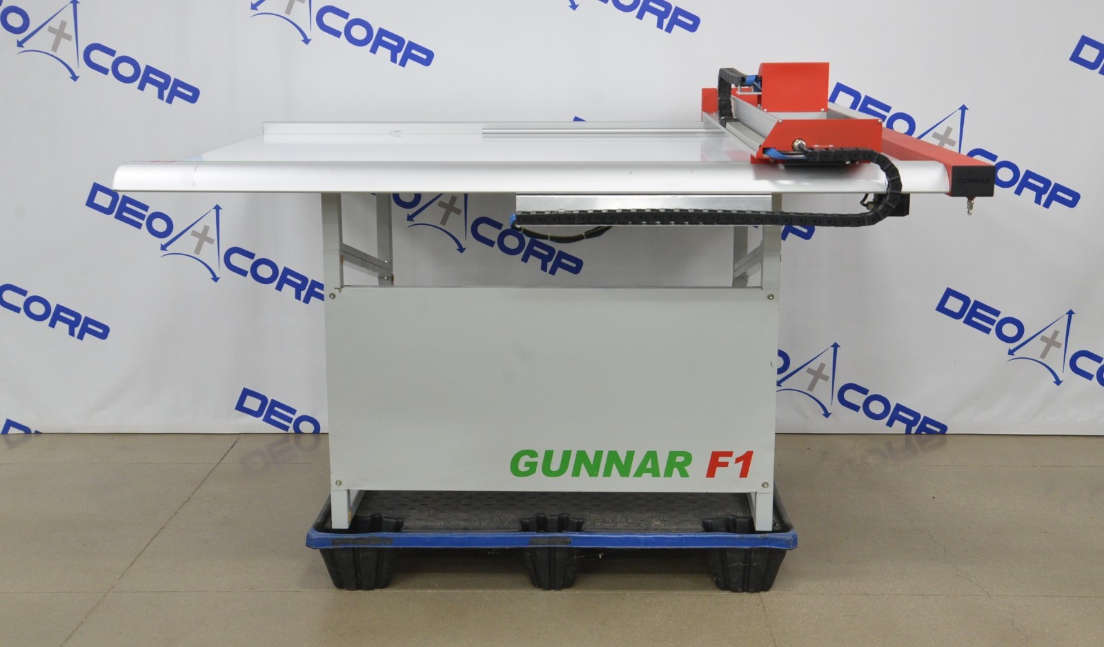 Gunnar F1-XL Hybrid CMC Computerized Mat Cutter
