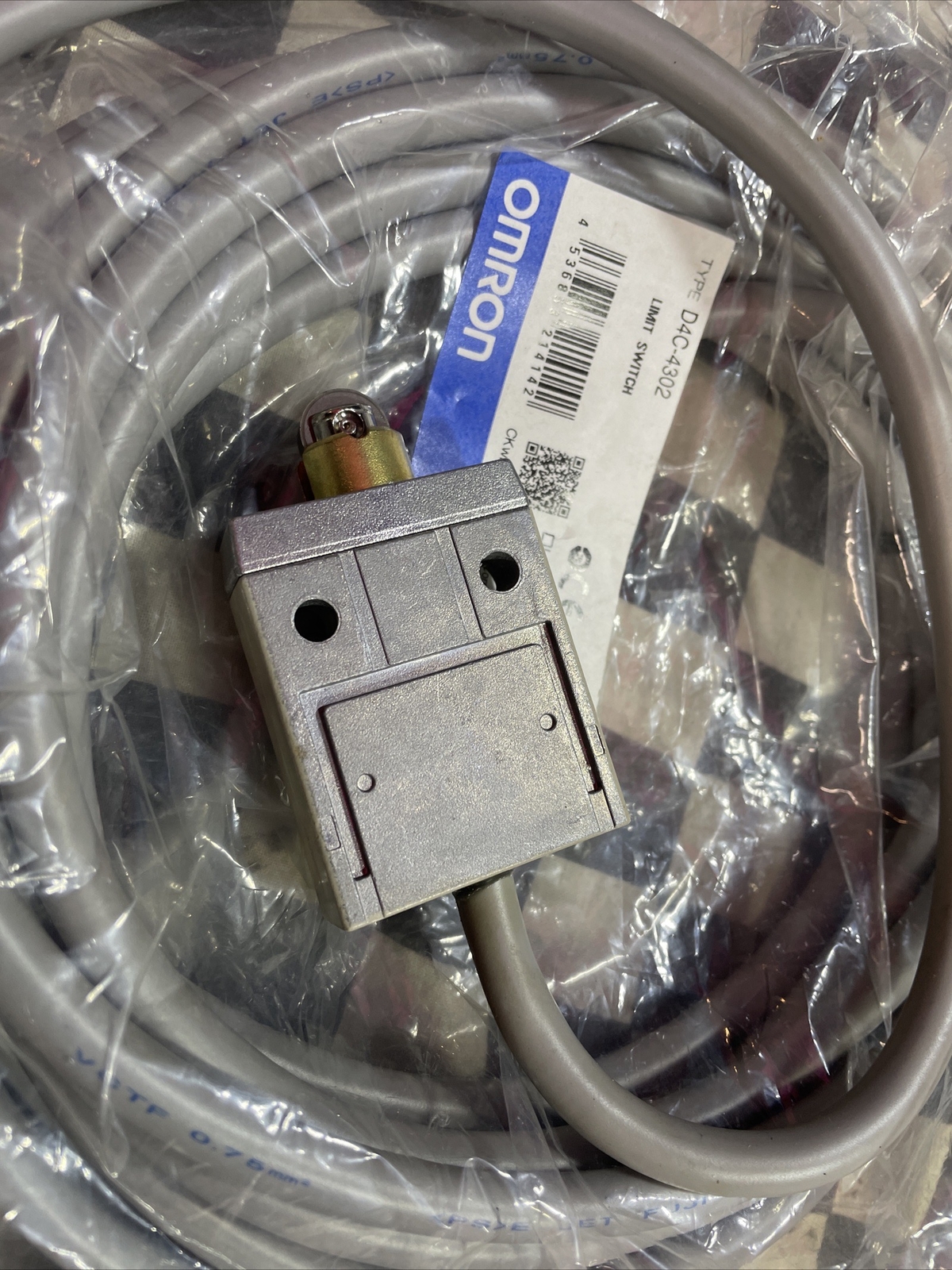 OMROM D4C-4302, D4C4302, Switch SPDT Chassis Mount, LOT OF 5, SHIPSAMEDAY