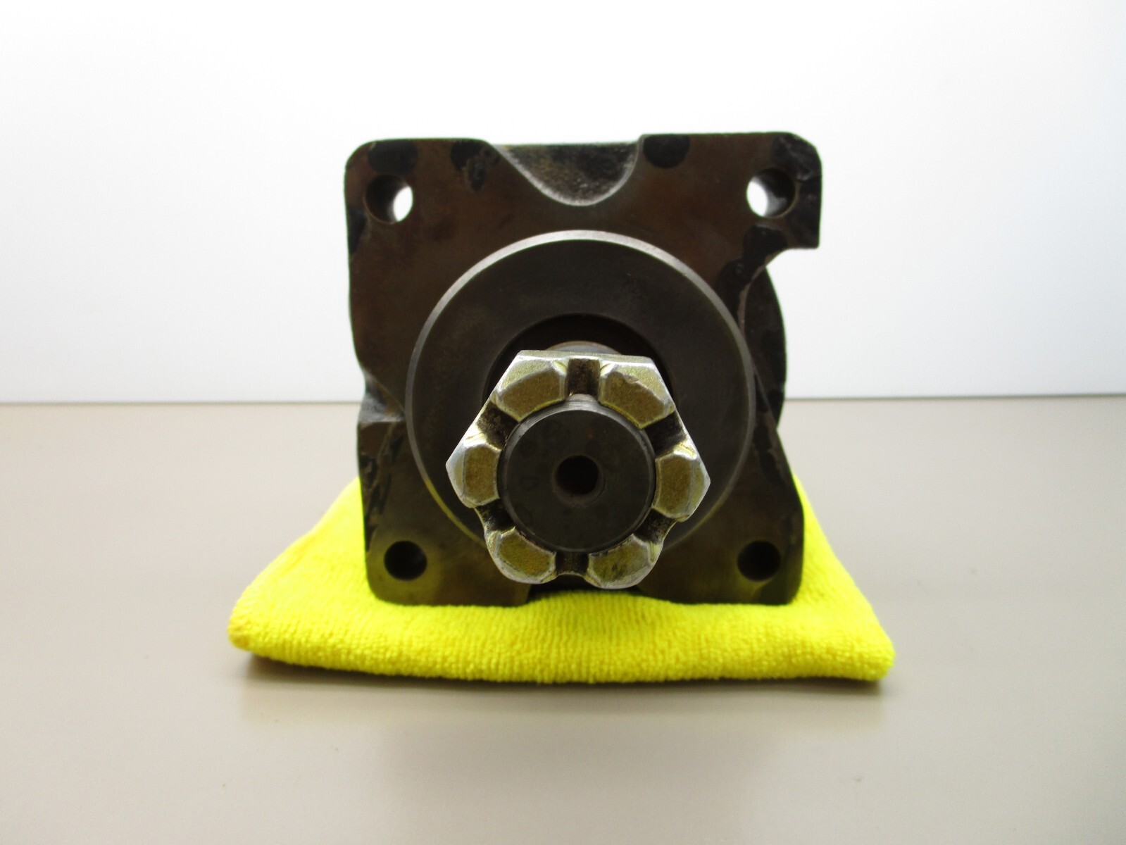 White Hydraulics HB1857537DP Hydraulic Motor 293.07cc *For Parts or Repair*