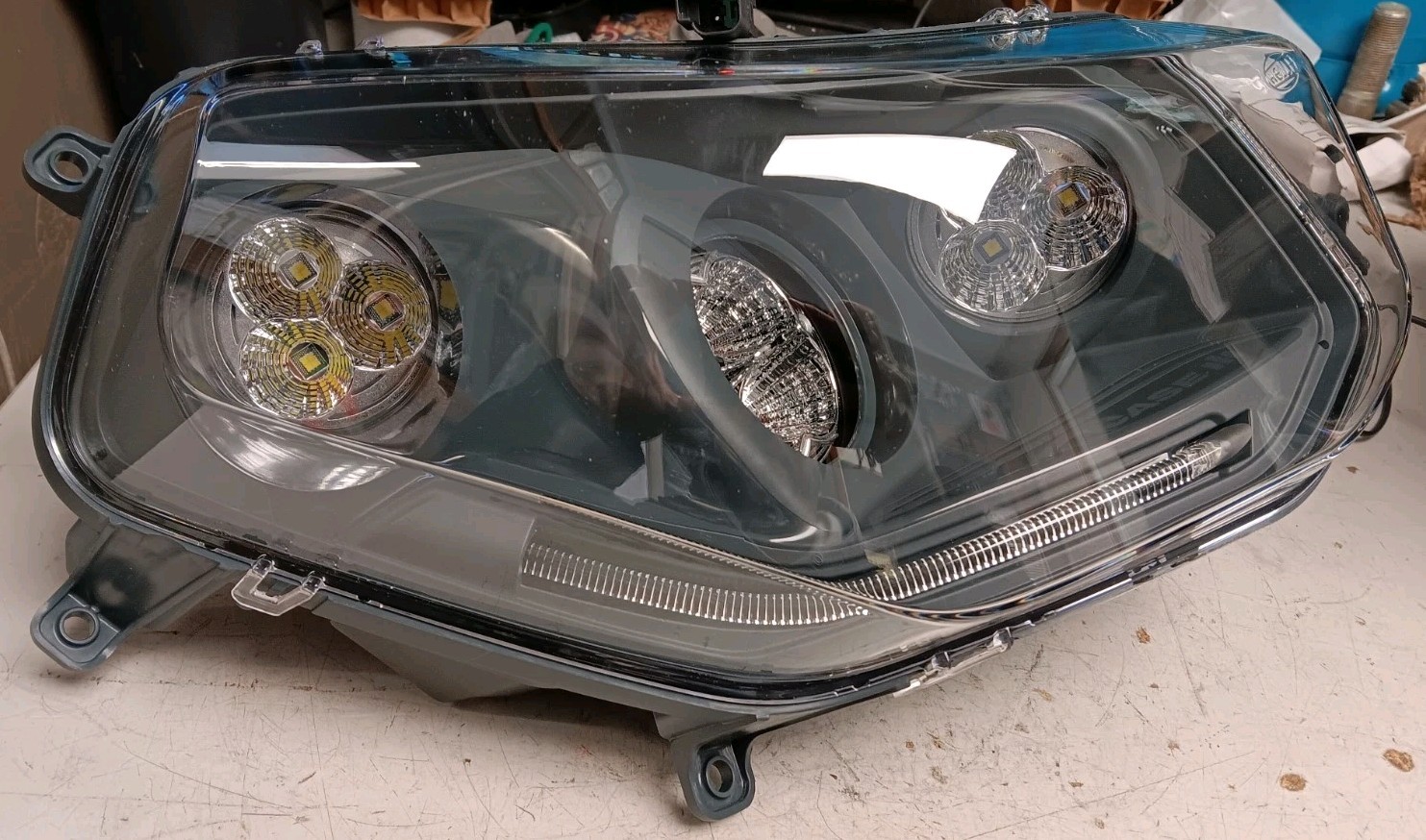 Hella Headlamp Assembly 1GJ 996. 130-12 CNH 47576033