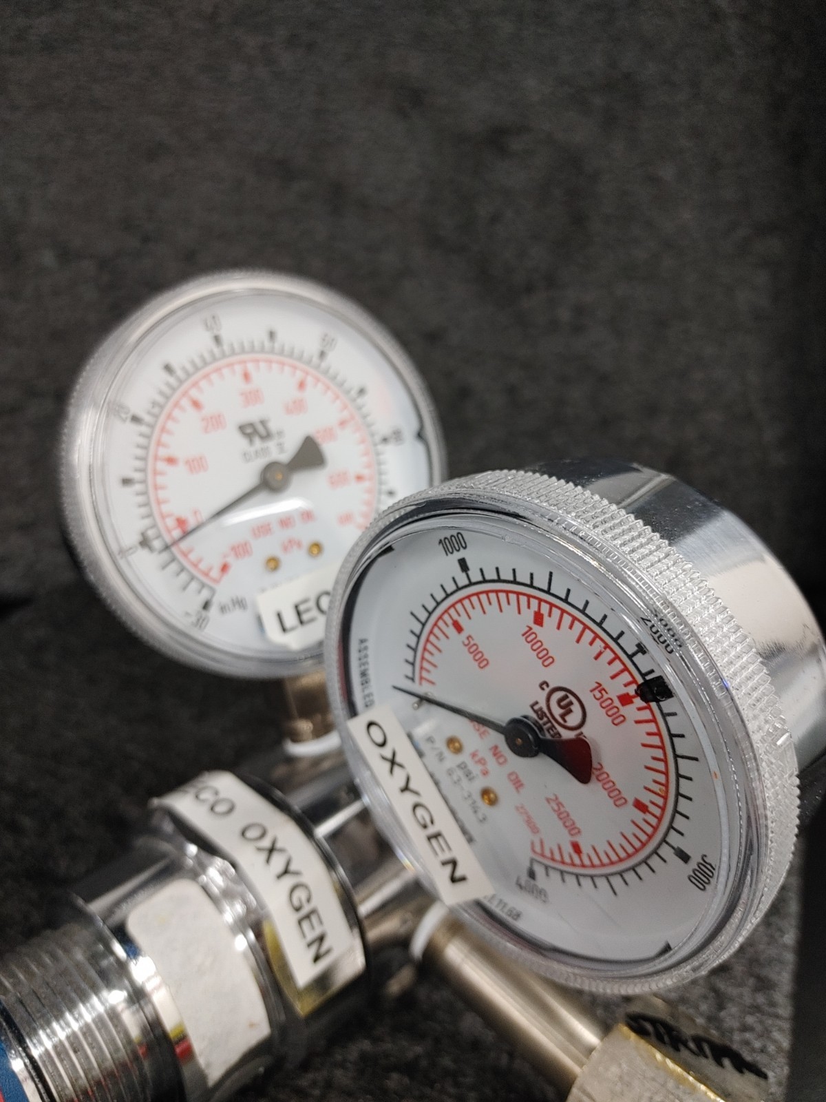 MATHESON 3121A-540 3120 Series Dual Stage High Purity Regulator with Gauges