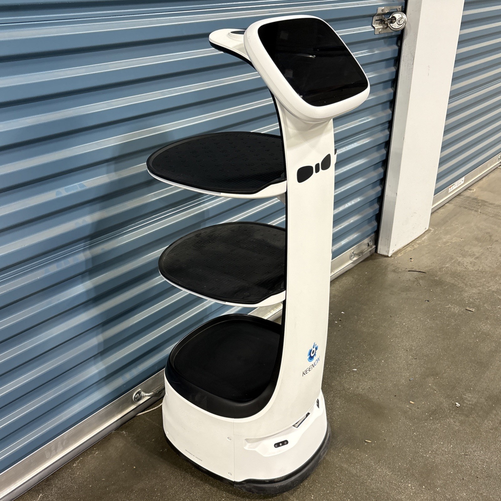 Keenon Dinerbot T8 – Personal Assistant Service Robot