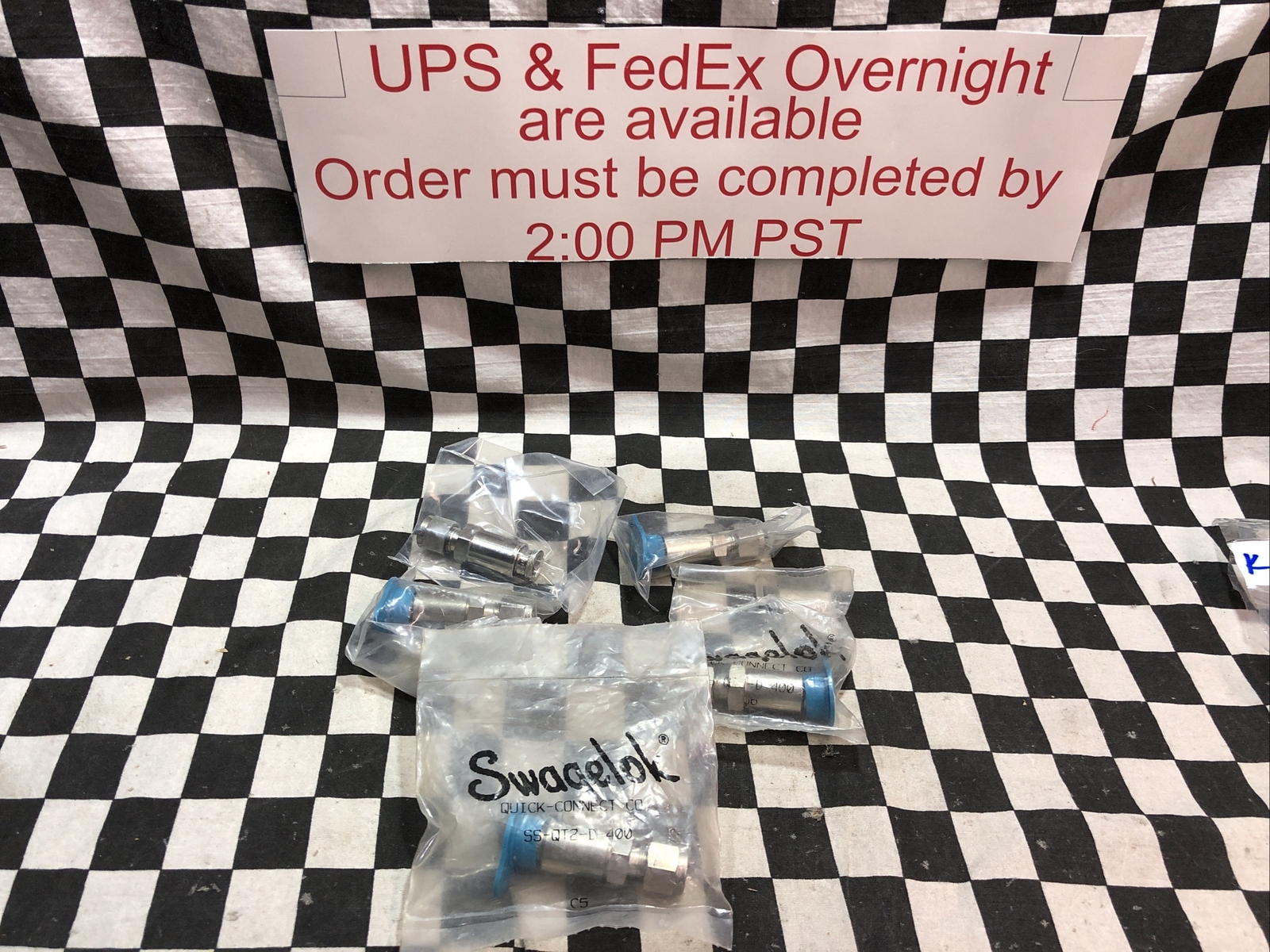 Swagelok Quick Connect 1/4” Comp, SS-QT2-D-400, SSQT2D400, Lot Of 5, #122KC