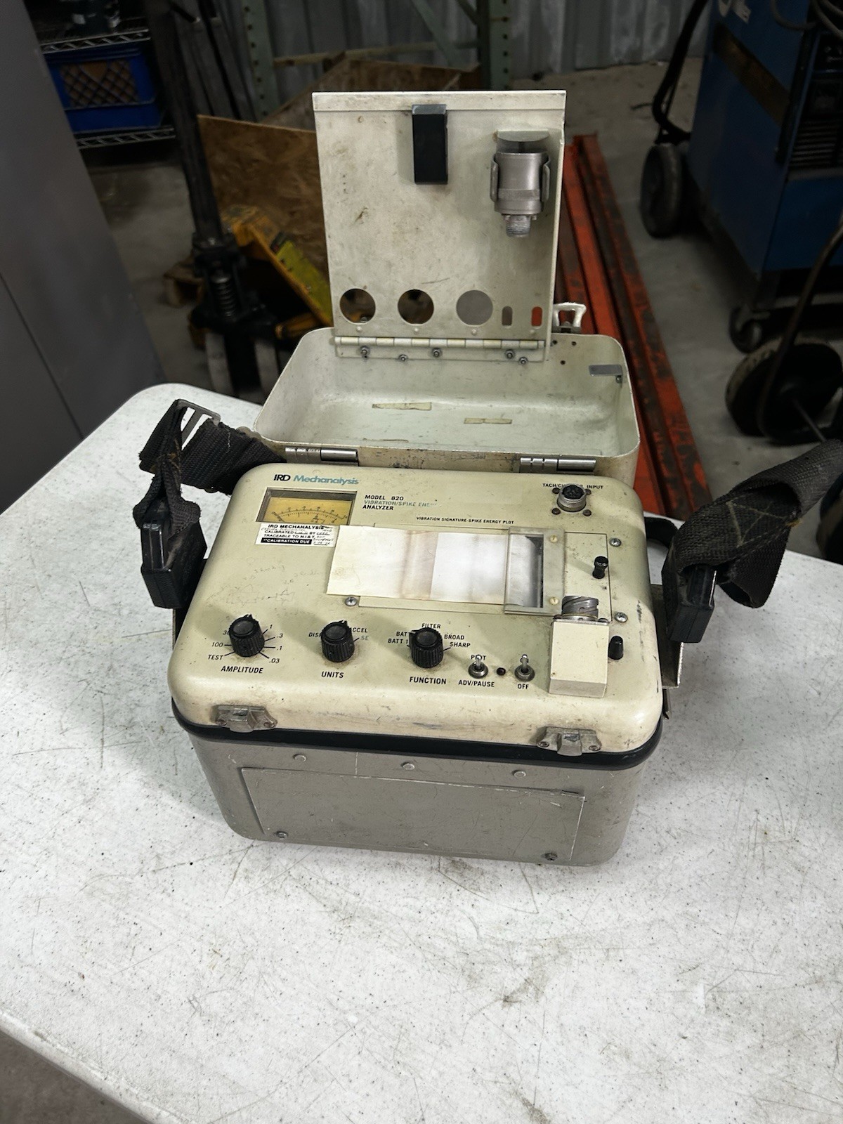 IRD Mechanalysis Model 820 Vibration Spike Energy Analyzer Free Shipping