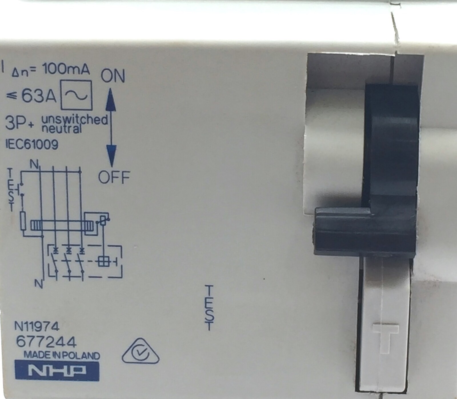 NHP 677244 DIN-SAFE Clip On 3P+N 63A 100mA AC 11974 M Module DSRCM32303PN