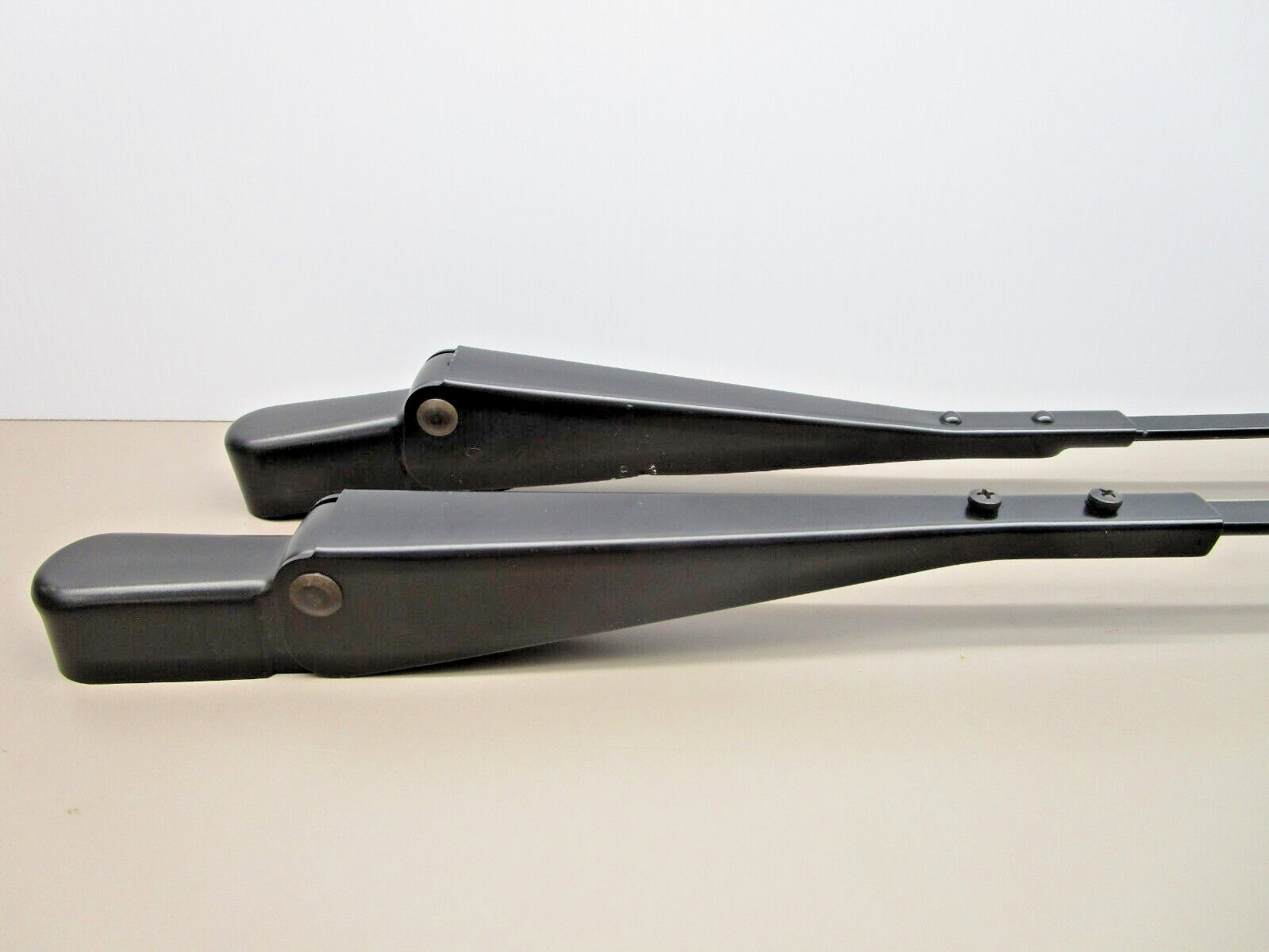 Bosch 3-398-100-098 Pantograph Wiper Arm 28″ Dual Leg Straight 7/16″ Mount 730mm
