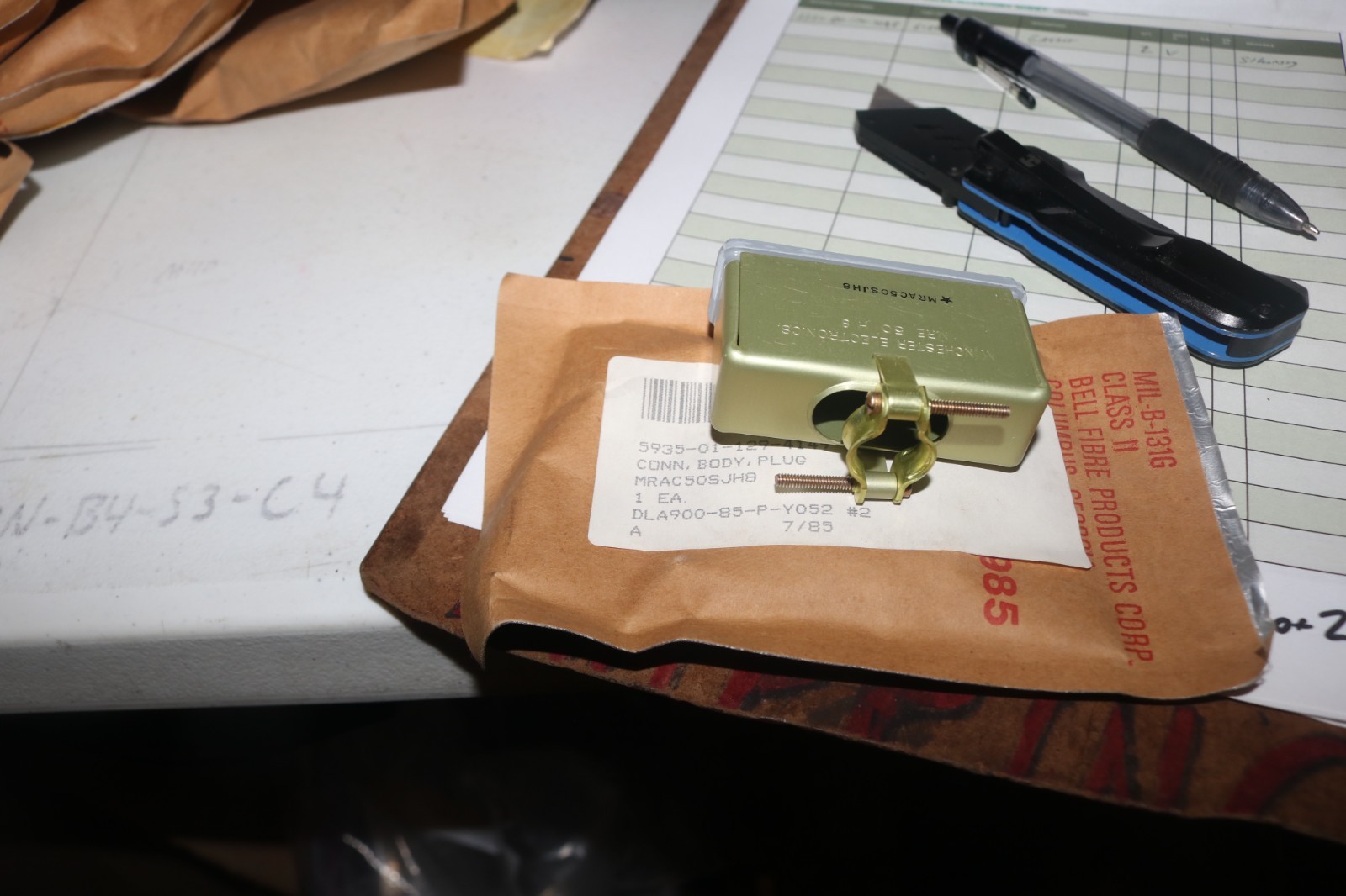 NOS Winchester Electronics connector PN MRAC50JHB 5955-01-129-4149