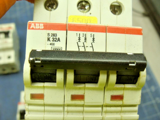 ABB S 283 K 32A CIRCUIT BREAKER 3 POLE SINGLE THROW 277/480 VAC MAX 254/440