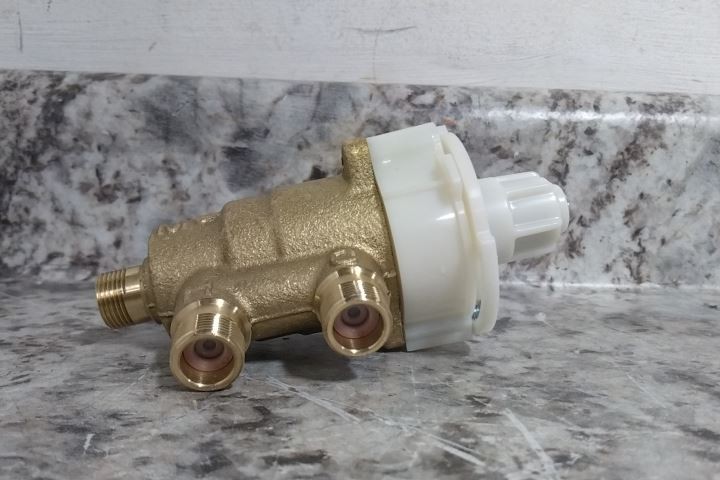 Chicago Faucets 131-CFMAB 3/8 In Inlet/Outlet Thermostatic Mixing Valve