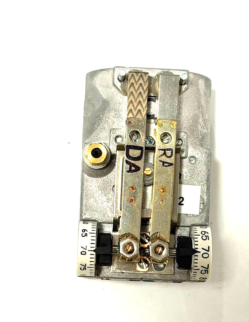 JOHNSON CONTROLS T-4756-201 Pneumatic Thermostat